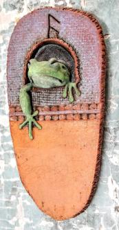 Frog Reliquary w/Rune